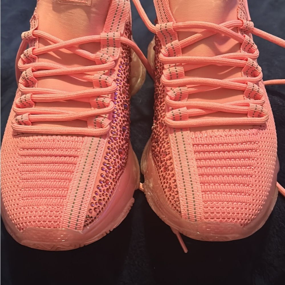 Stylish Pink Women's Sneakers